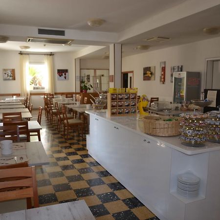 Albergo Larenzia Cattolica Bagian luar foto