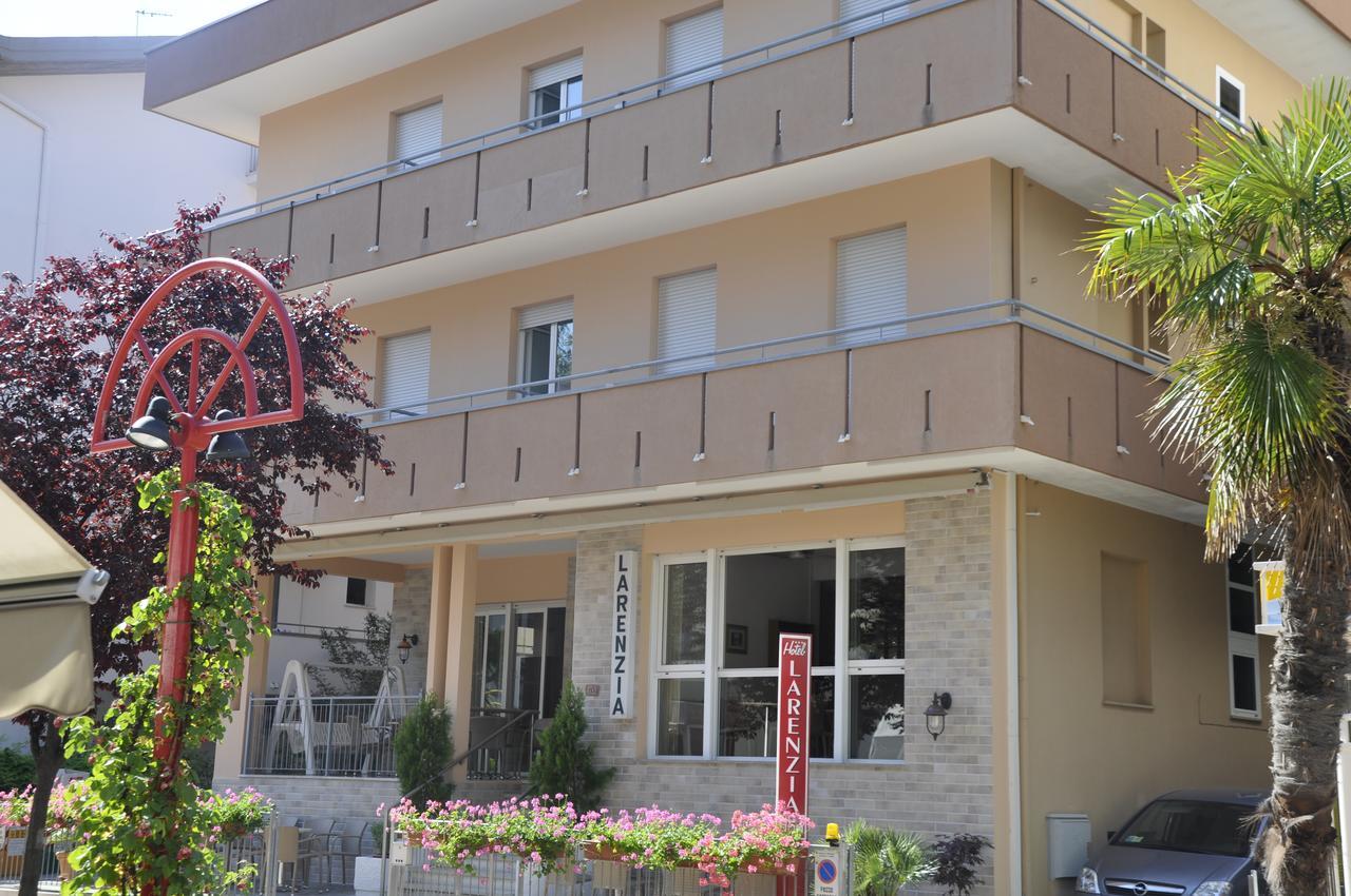 Albergo Larenzia Cattolica Bagian luar foto