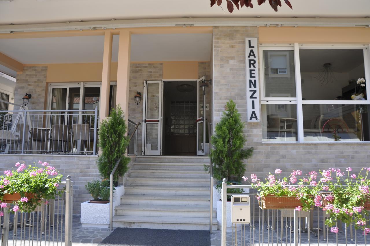 Albergo Larenzia Cattolica Bagian luar foto